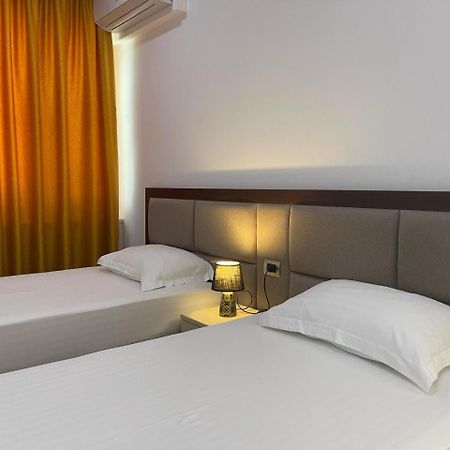 3B Suites Boutique Hotel Saranda Dış mekan fotoğraf