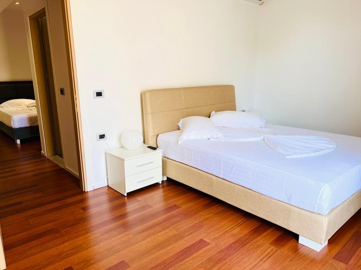 3B Suites Boutique Hotel Saranda Dış mekan fotoğraf