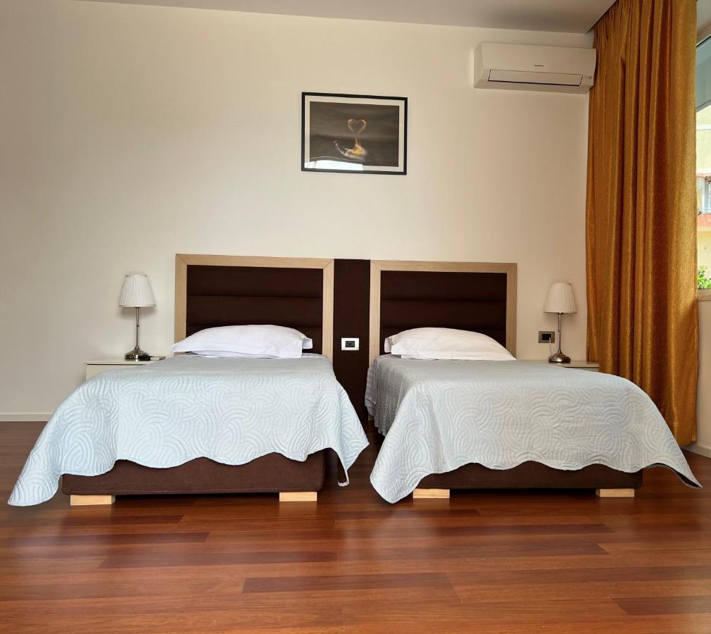 3B Suites Boutique Hotel Saranda Dış mekan fotoğraf